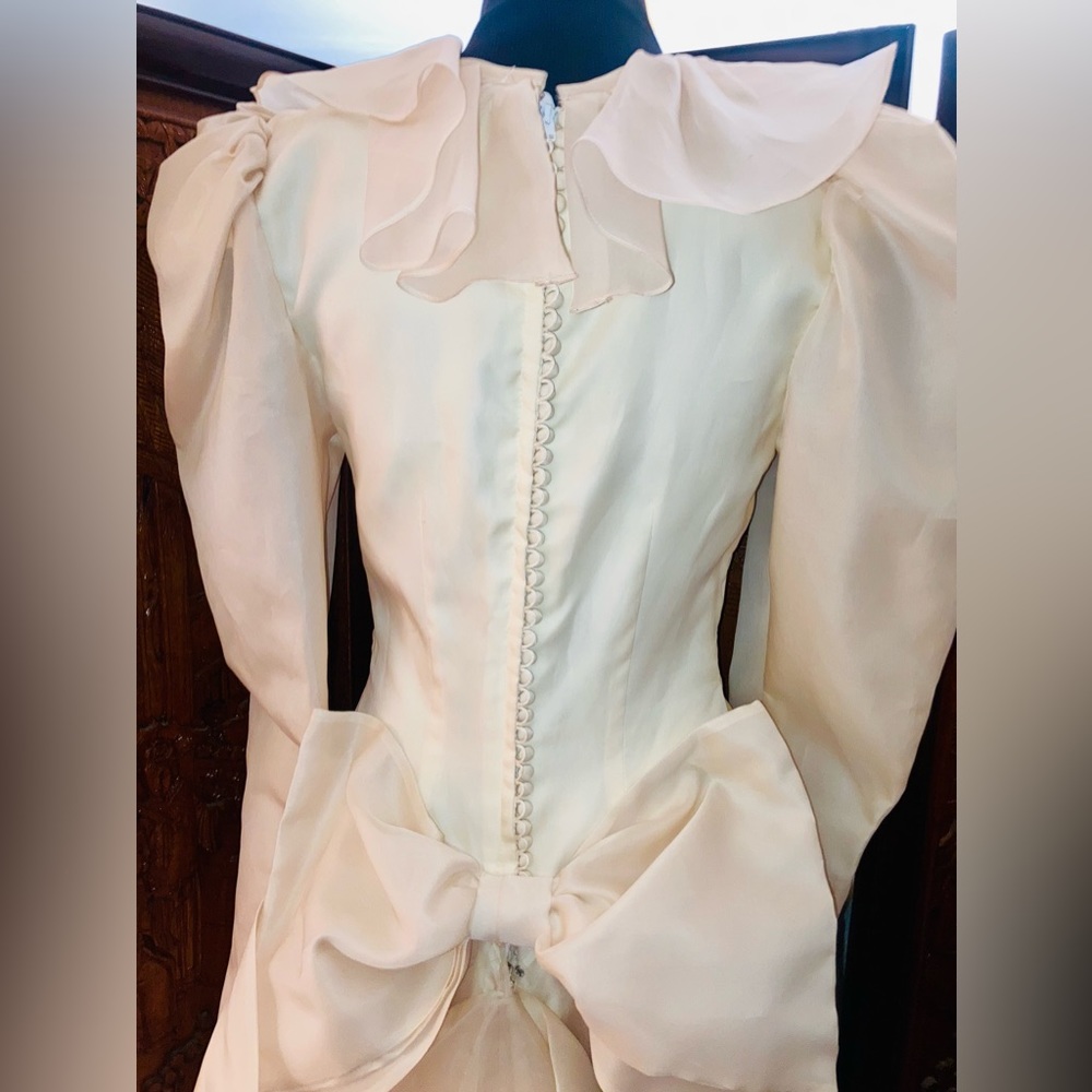 Vintage Oscar de la Renta 💯 silk wedding dress - Picture 6 of 16